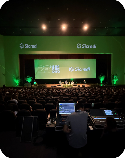 Plateia no auditório durante o SimCrédito